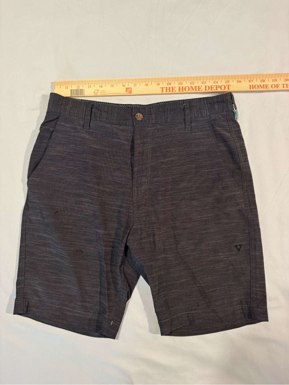 VISSLA Men's Heathered Dark Gray Flat Front Shorts